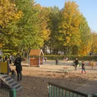 L'aire de jeux du Parc des Poteries à Strasbourg &copy; CC-BY-SA Fabien Romary - www.archi-strasbourg.org