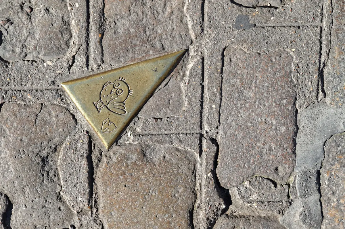 Suivez les flèches et laissez la Chouette vous guider dans les ruelles de Dijon