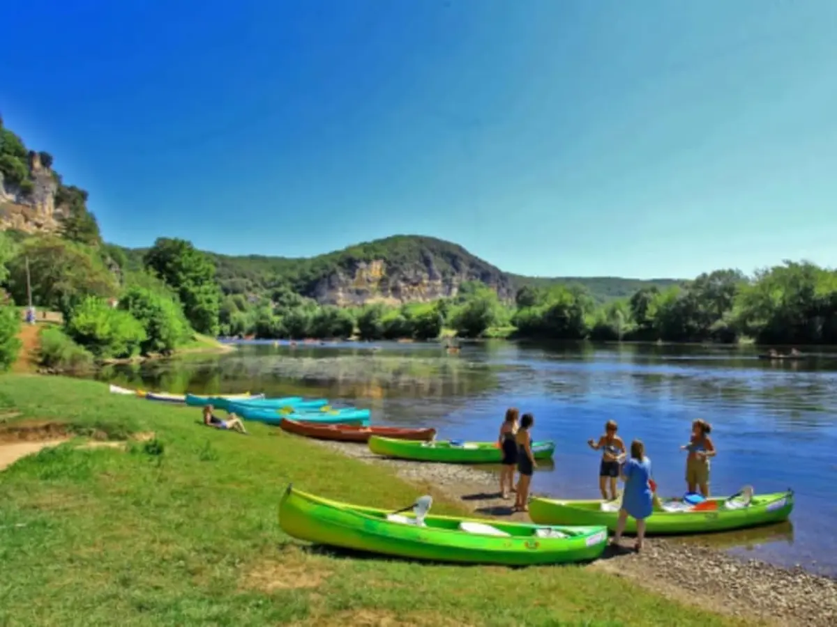 Parcours en canoë de 14 km à La Roque-Gageac (24)