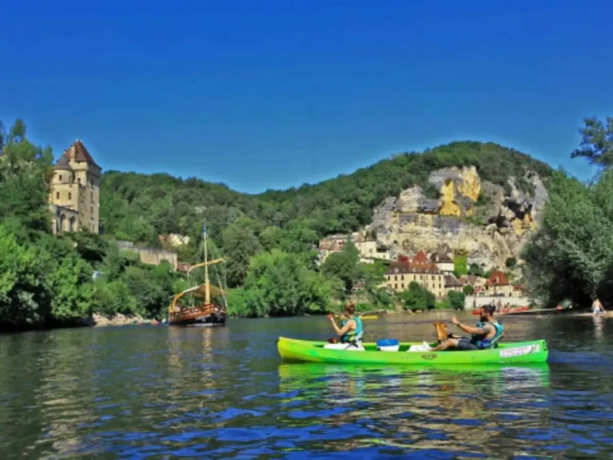Parcours en canoë de 16 km à La Roque-Gageac (24)