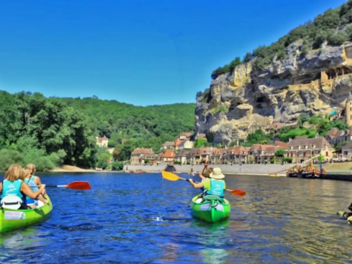 Parcours en canoë de 9 km à La Roque-Gageac (24)