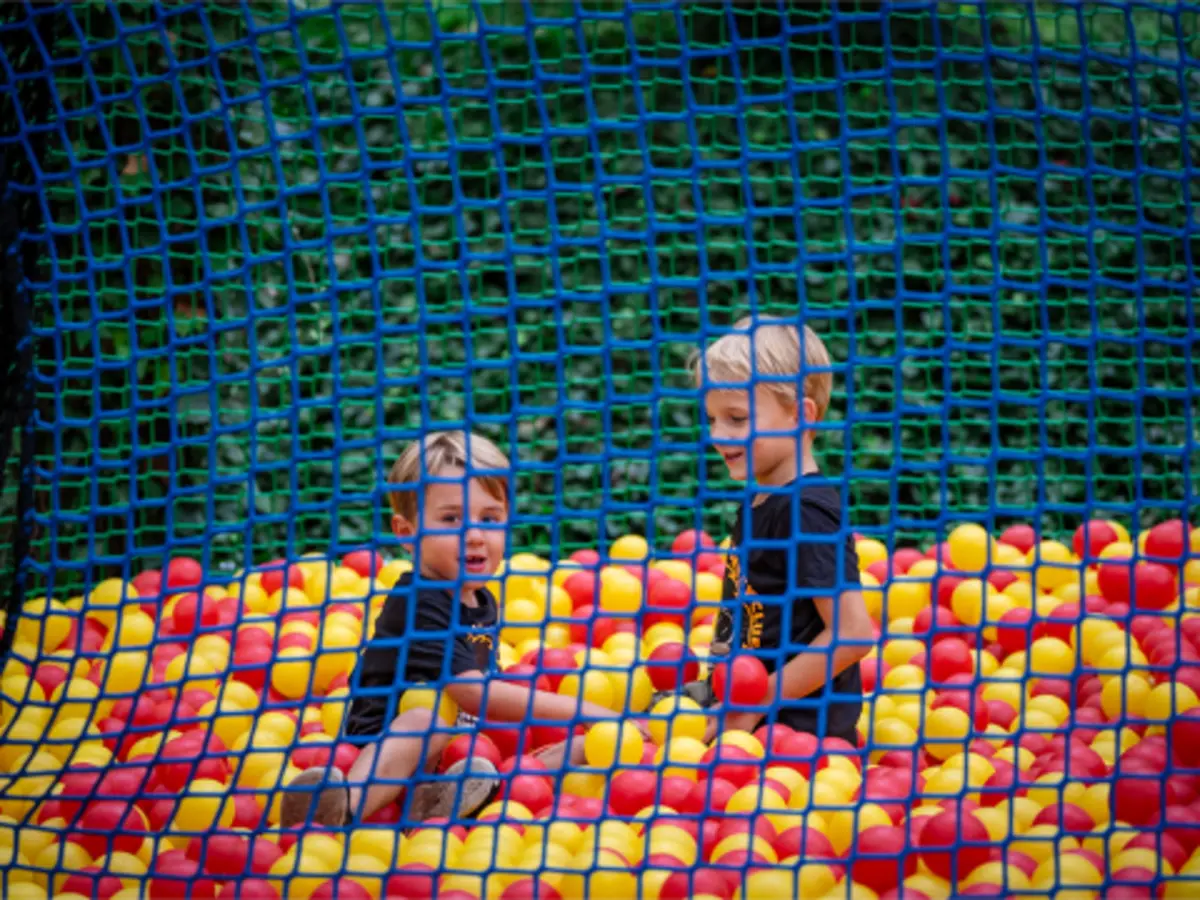 Parcours filets et trampolines à Meudon (92)