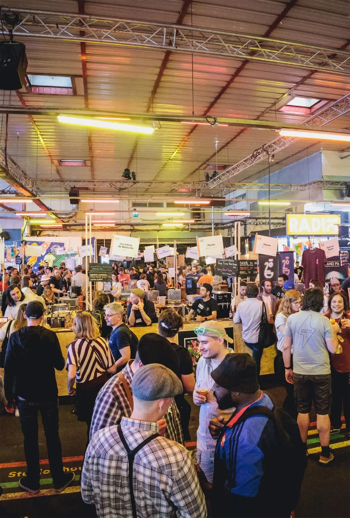 Un festival chaleureux qui réunit amateurs curieux et connaisseurs avertis à la découverte de la culture brassicole 