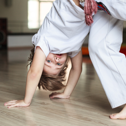 Paris sport familles : multisports et parcours motricité au centre sportif Suzanne Liebrard