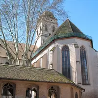 Il ne susbiste que quelques parties de la précédente église Sainte Madeleine, toujours visibles DR