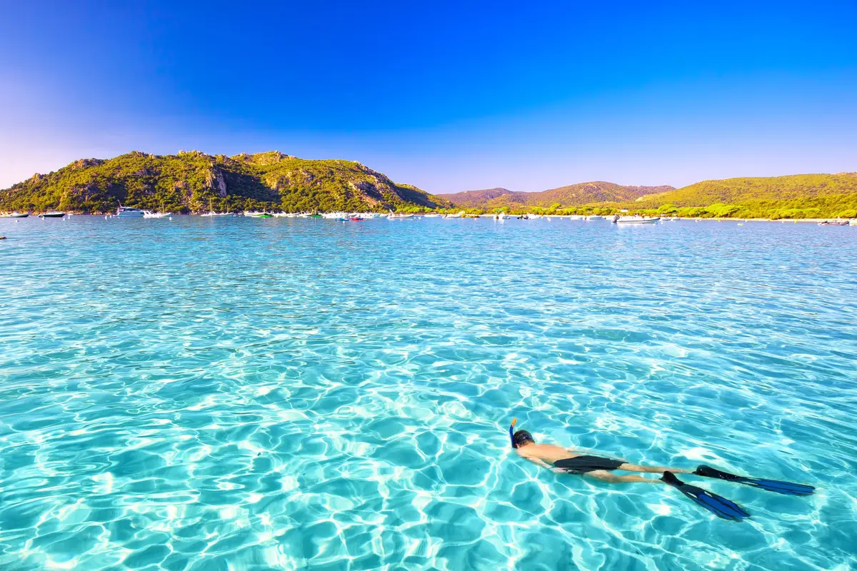 Pas besoin de partir aux Caraïbes : les 12 plus beaux spots de snorkeling en France