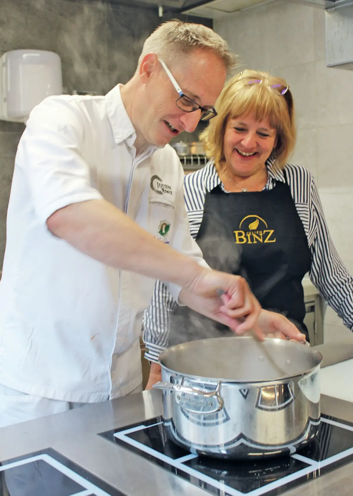 Le chef Julien Binz en pleine explication