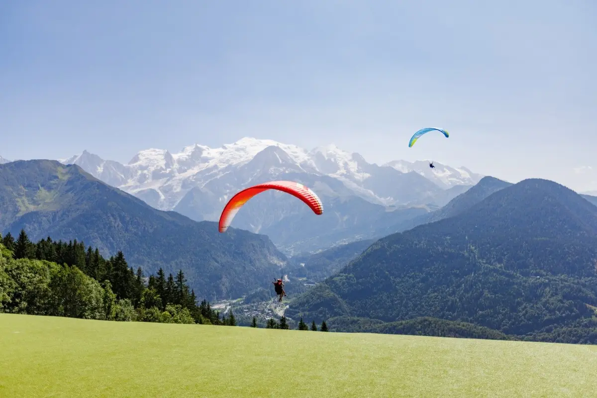 La magie de la montagne, vue d'un parapente 🪂