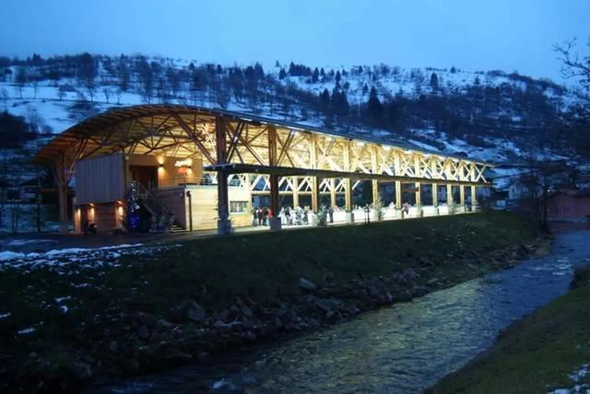 La patinoire de La Bresse de nuit