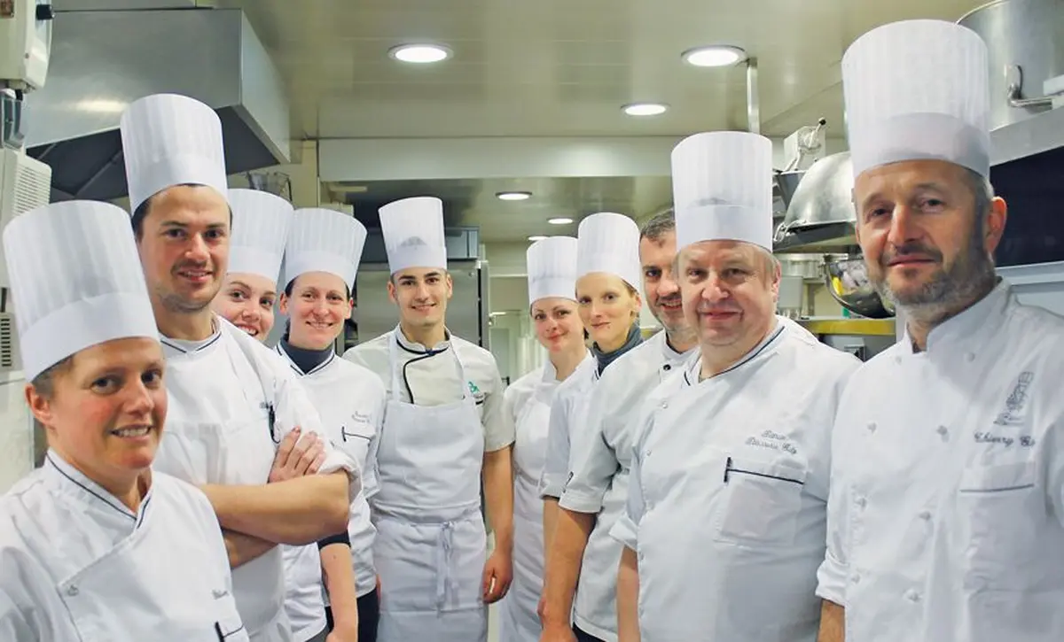 Thierry Gilg, à droite, avec une partie de son équipe