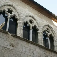 Patrimoine et techniques anciennes : Les maisons médiévales d’Agen et l’art de l’enluminure