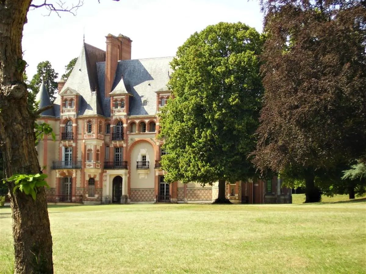 Patrimoines à savourer dans le parc du château du Mortier à Monnaie