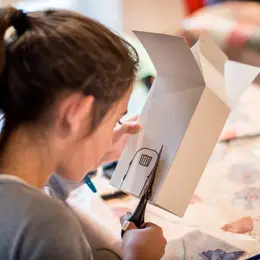 Pays d'Art et d'Histoire : Atelier - Blason en papier