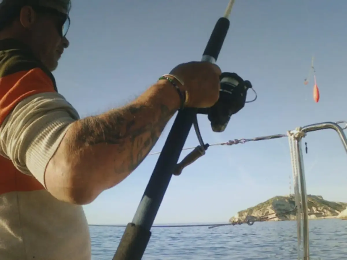 P&ecirc;che au lever du jour en mer &agrave; Marseille (13)