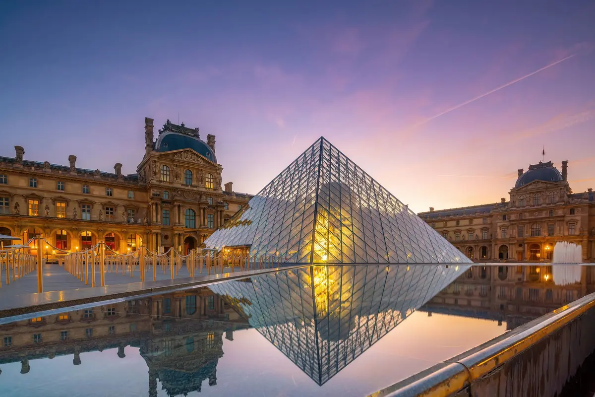 Pendant les vacances, le Louvre se transforme en terrain de jeu géant pour les familles