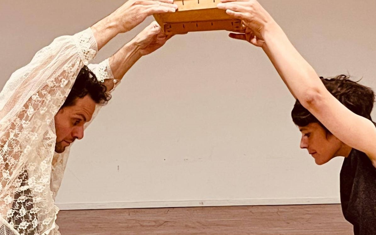 Performance dansée et contée : À un fil