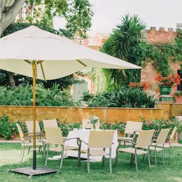 Pergola ou parasol : que choisir ?