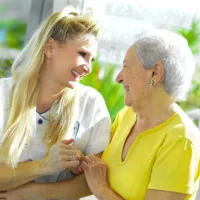 Les structures d'accueil pour personnes âgées assurent assistance et soins médicaux &copy; Gilles Lougassi - fotolia.com