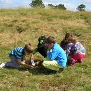 Petit aventurier dans les dunes