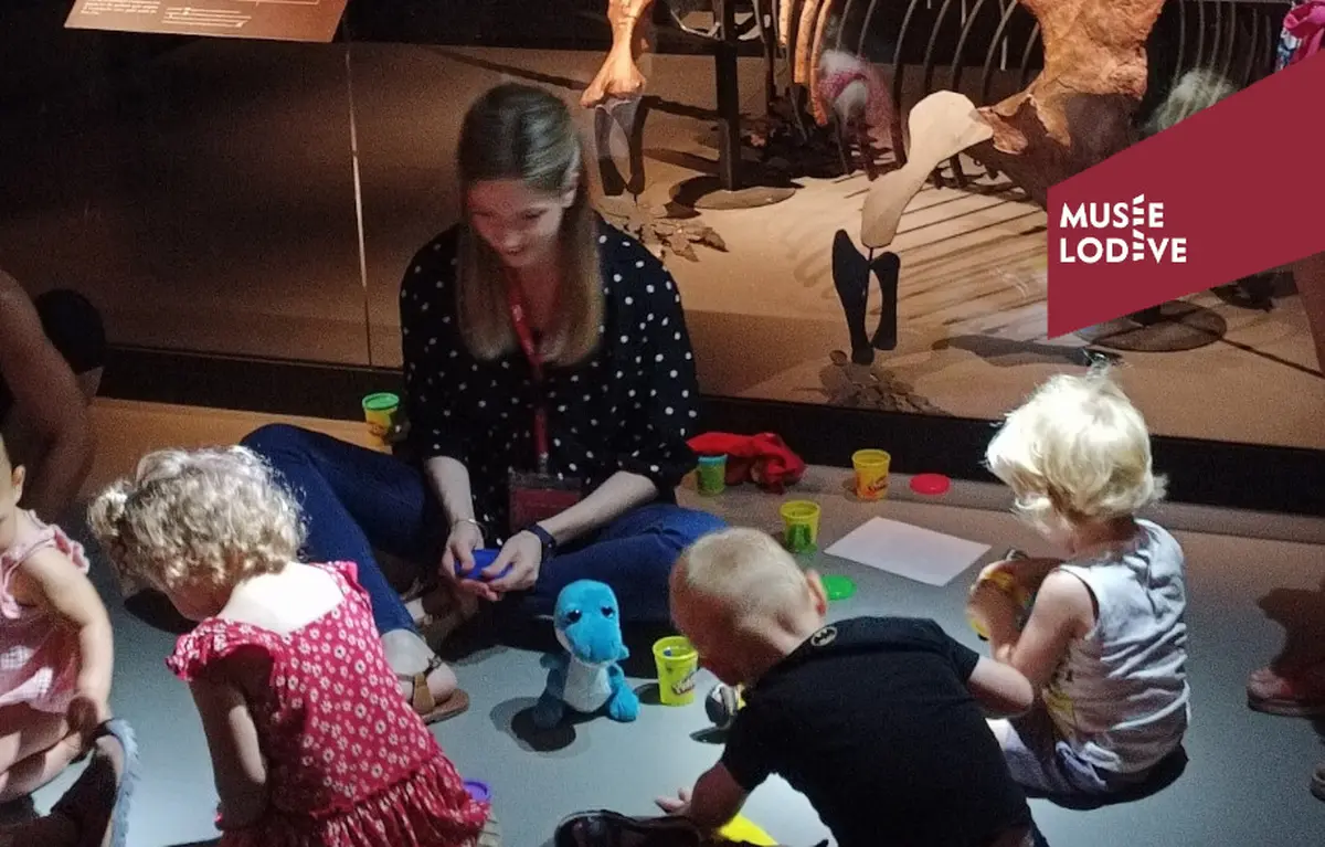 Petites Histoires De Dino