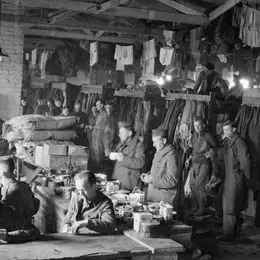 Photographier la captivité : histoire et mémoire(s) des camps de prisonniers de la Seconde Guerre mondiale