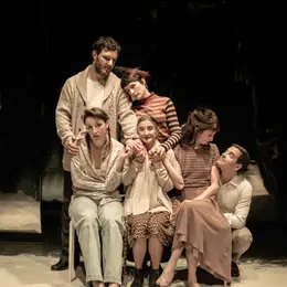 Pièce De Théâtre L'Enfant De Verre