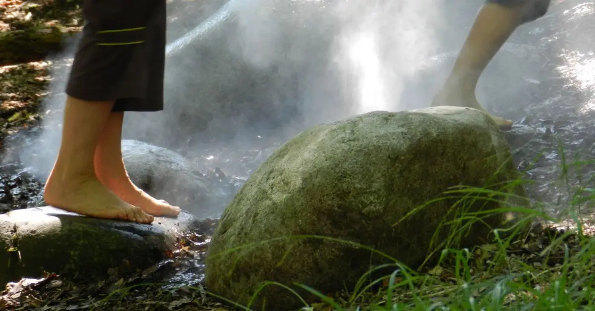 Faire un parcours pied-nus !