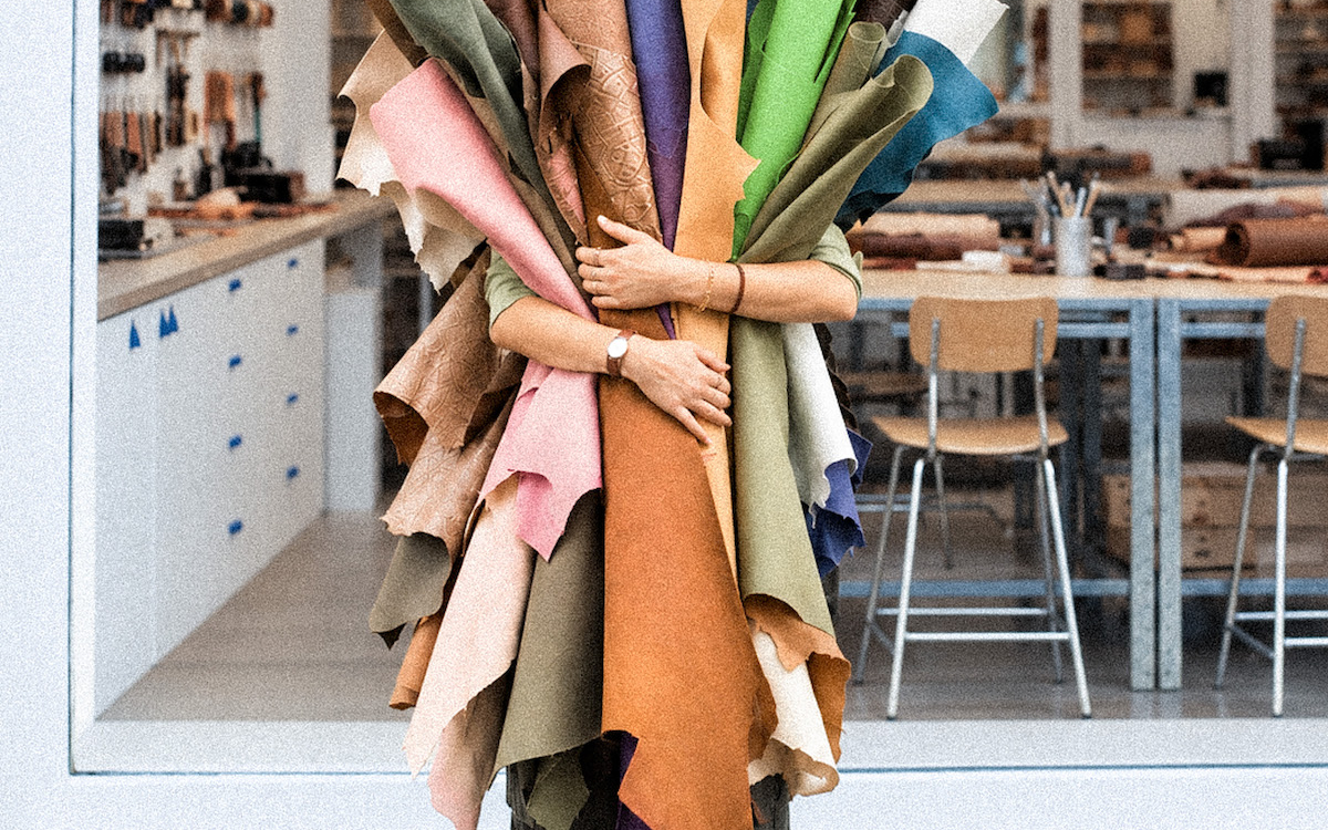 UN TAS DE 200 KILOS DE CUIR DE GRANDES MAISONS