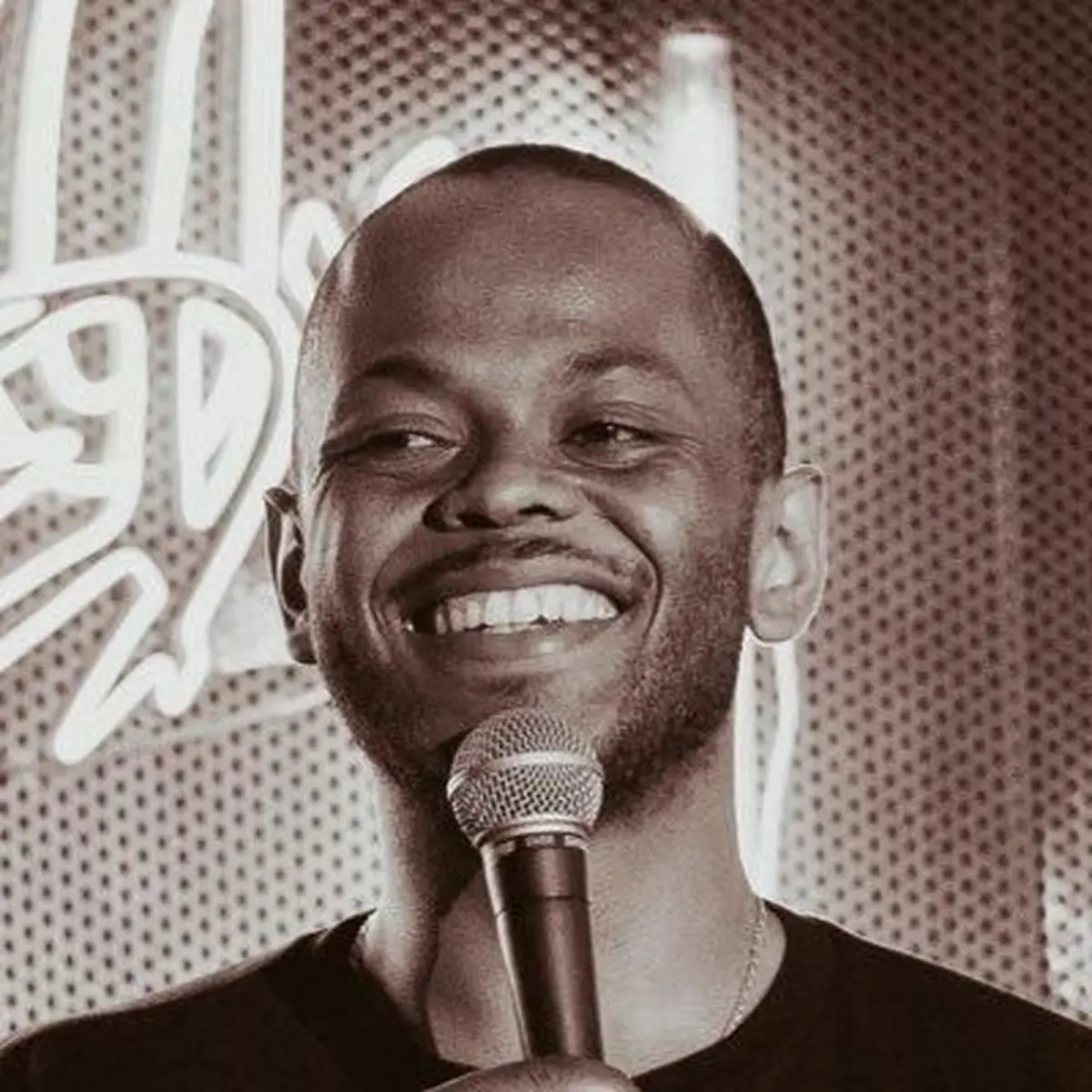 Place au rire pour la Palestine : soirée stand-up à Saint-Pierre-des-Corps