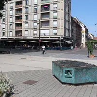 Vers la rue d'Austerlitz et le pont Corbeau &copy; JDS