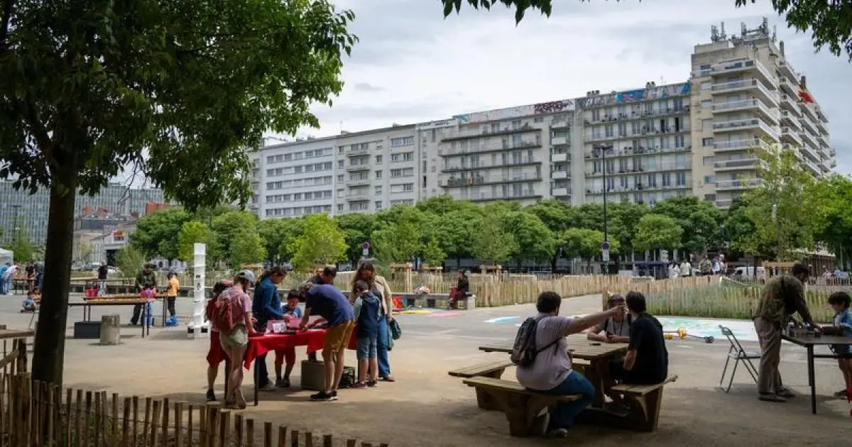 Place de la Petite-Hollande