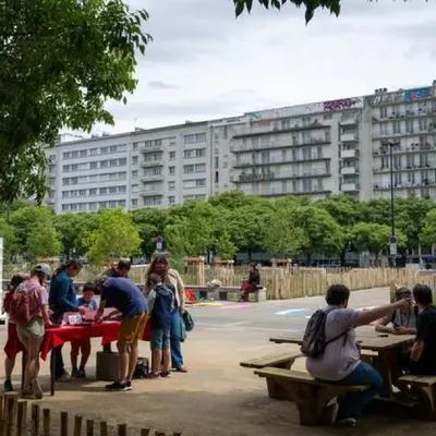 Place de la Petite-Hollande