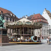 La place Gutenberg et son carrousel à Strasbourg &copy; JDS