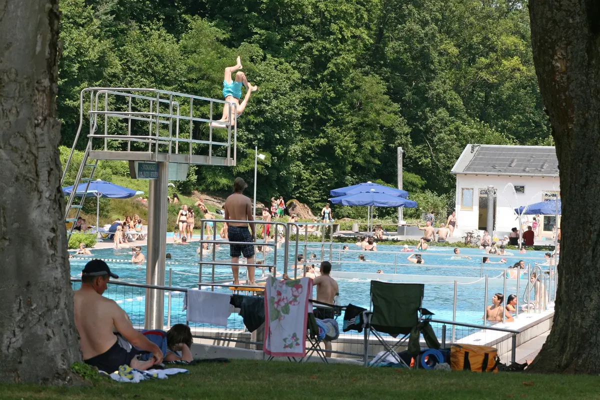 PLUB : l'été des piscines en plein air – la piscine couverte est fermée pour cause de travaux