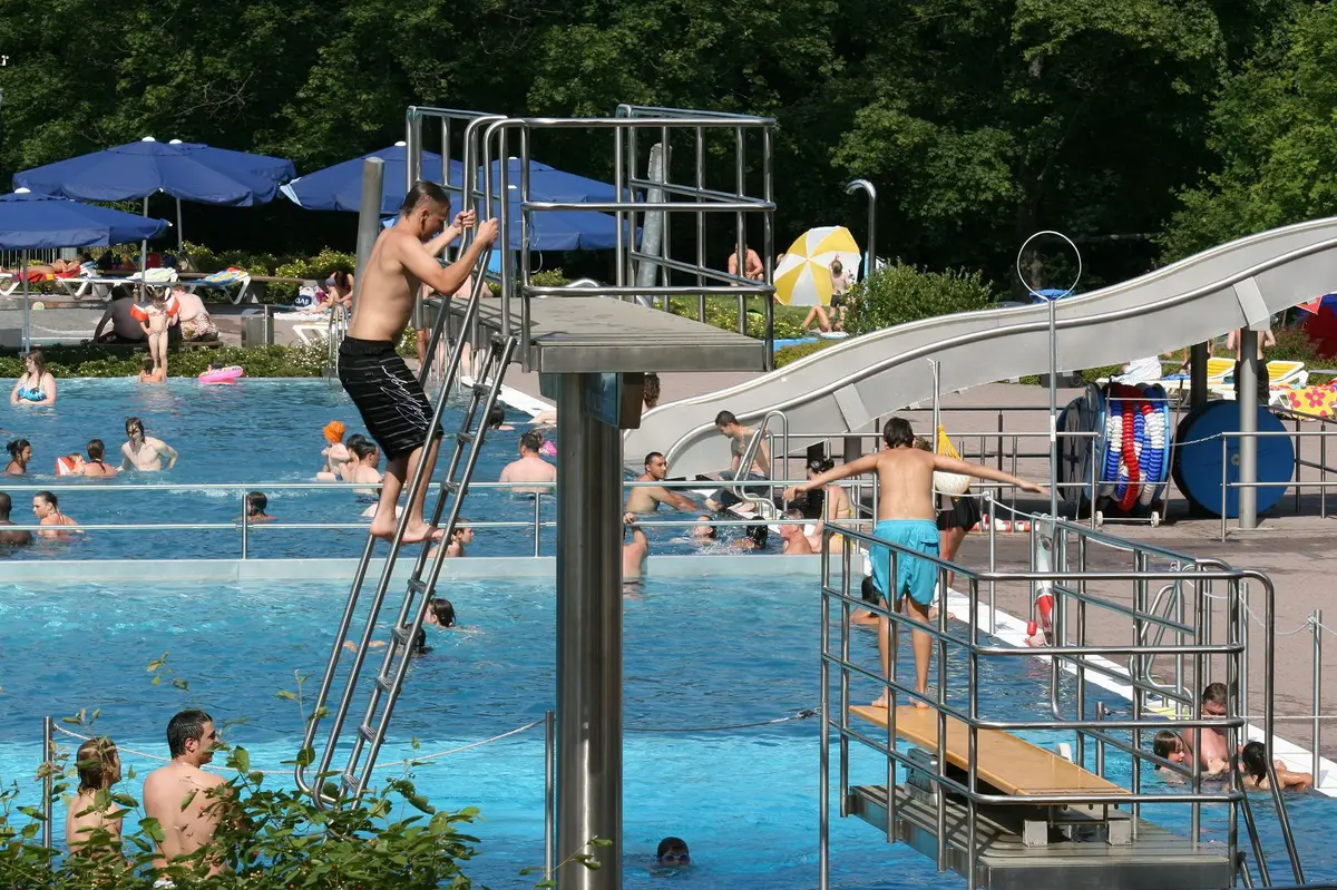 PLUB : l'été des piscines en plein air – la piscine couverte est fermée pour cause de travaux