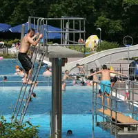 PLUB : l'été des piscines en plein air – la piscine couverte est fermée pour cause de travaux DR