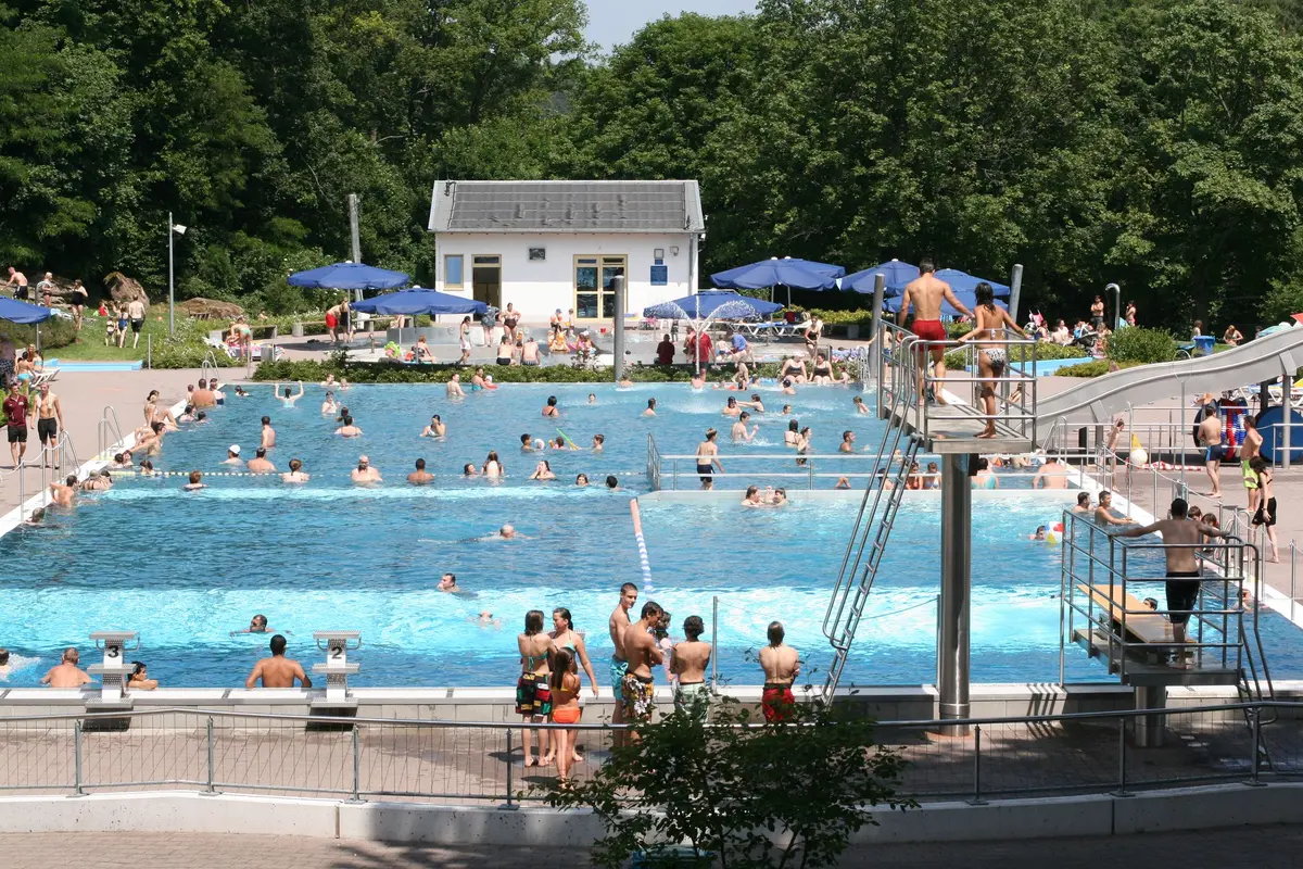 PLUB : l'été des piscines en plein air – la piscine couverte est fermée pour cause de travaux