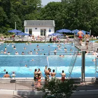 PLUB : l'été des piscines en plein air – la piscine couverte est fermée pour cause de travaux DR