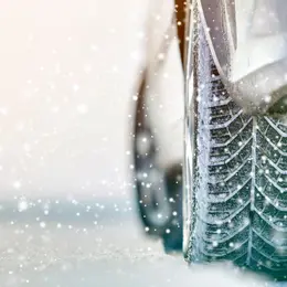 Pneus hiver obligatoires en Alsace : voici les 278 communes concernées dès le 1er novembre 2026
