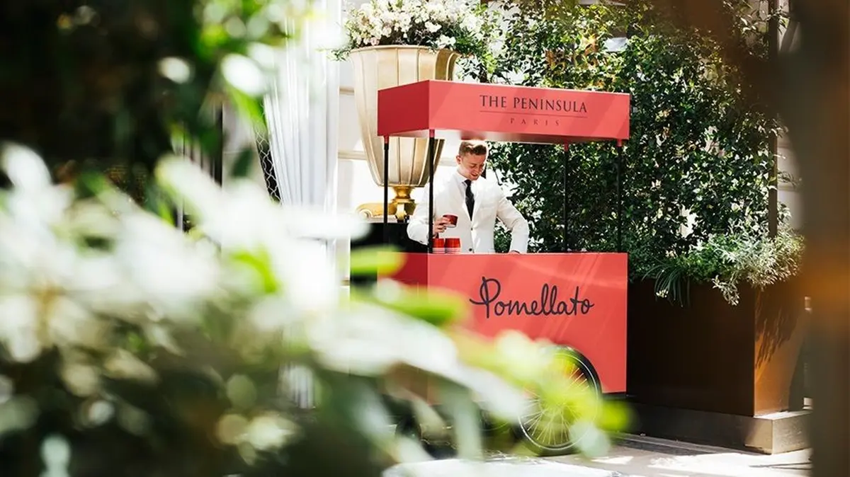 La maison de joaillerie italienne Pomellato s'associe à l'hôtel The Peninsula Paris pour une collaboration estivale inédite