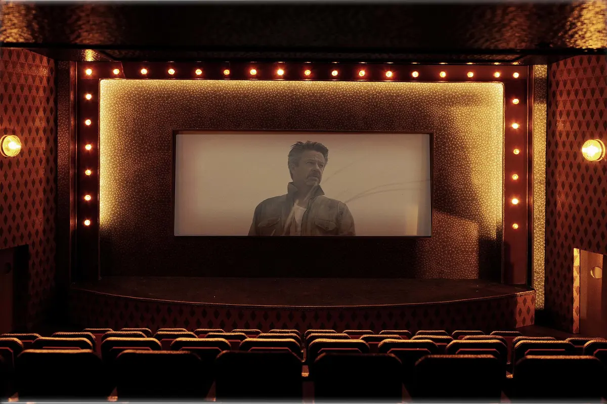 Poste Restante, Escales sur la Ligne Cécile Léna - Compagnie Léna D'Azy