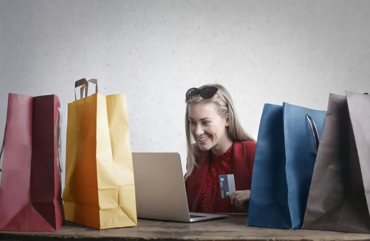 Pourquoi les cartes cadeaux numériques séduisent de plus en plus les consommateurs