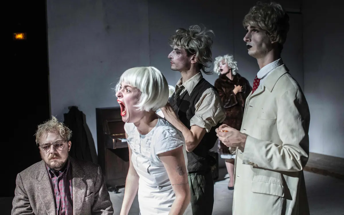 Prélude à l'homme sans qualités, Julien Vella - Groupe Caute