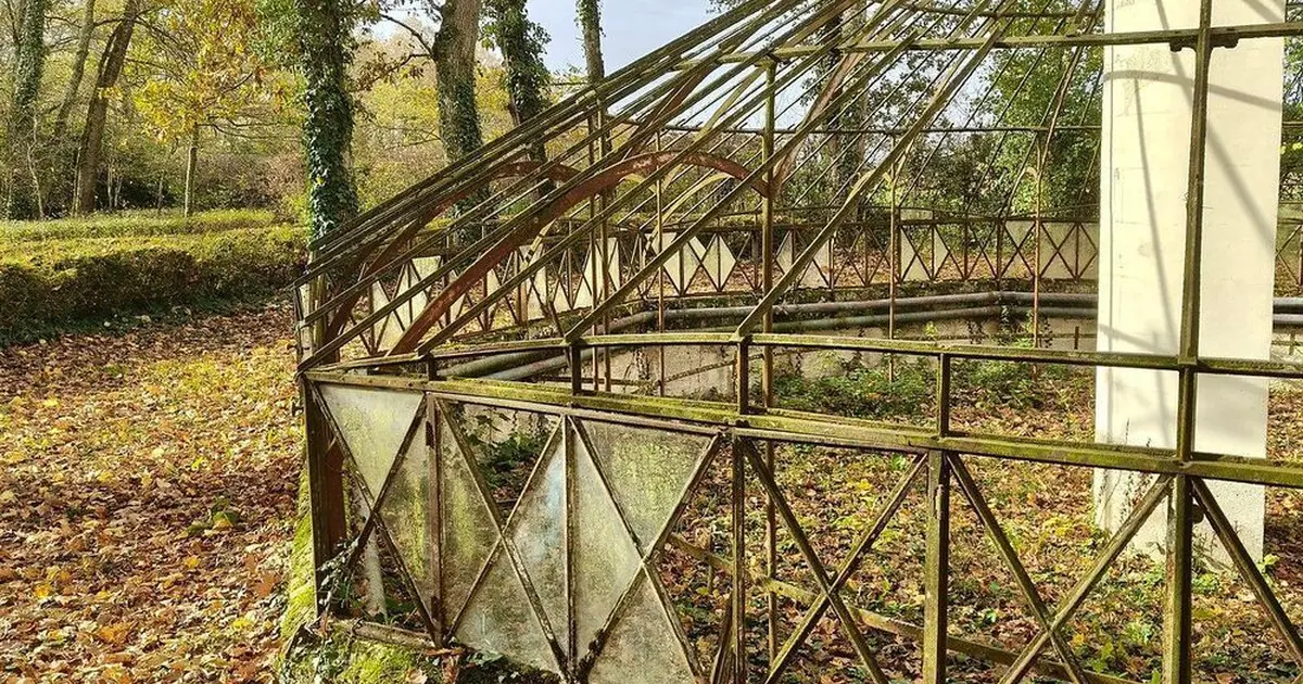 Près de Tours, cette étonnante serre de 1853 va être sauvée grâce au Loto du Patrimoine