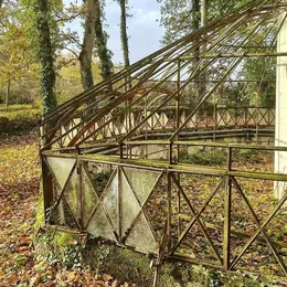 Près de Tours, cette étonnante serre de 1853 va être sauvée grâce au Loto du Patrimoine