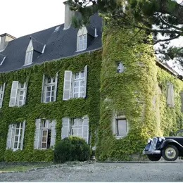 Présentation de l'ouvrage : Les Châteaux et belles demeures du Béarn - Tome 2