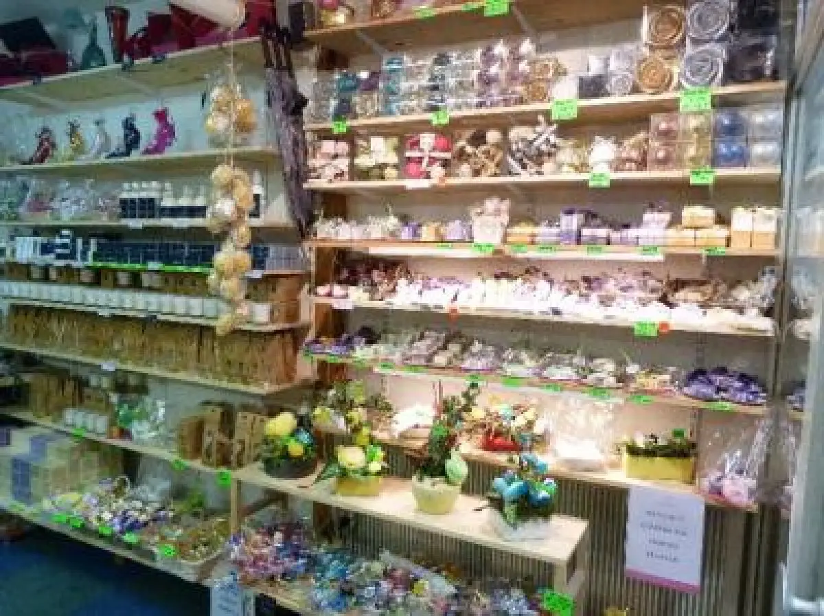 Produits de bains et bougies parfurmées sont proposées à l'Emerveil du Bain