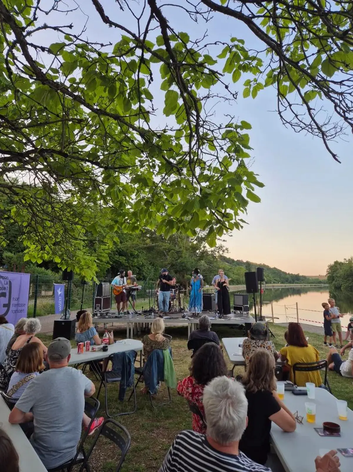 Pr&egrave;s de trente concerts r&eacute;partis sur les deux mois d'&eacute;t&eacute; ! 