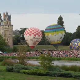 Programme des Montgolfiades du Château de Brissac 2026 : deux soirées de vols en montgolfière à Brissac Loire Aubance