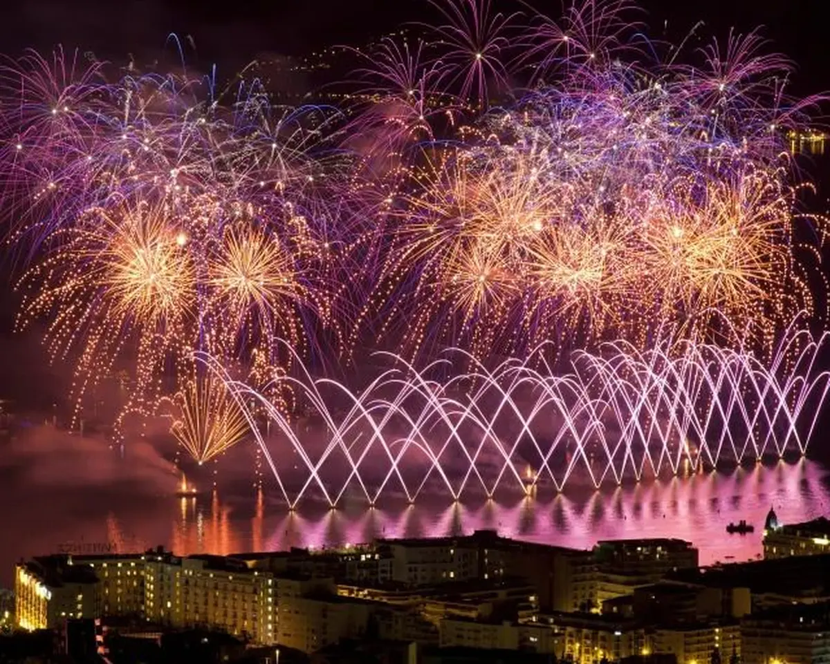 Programme du Festival d'Art Pyrotechnique de Cannes 2026 : horaires, artificiers et spectacles de l'&eacute;t&eacute;